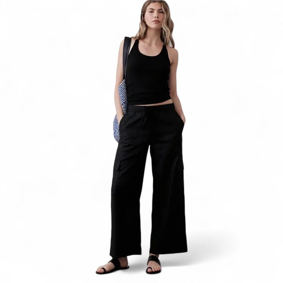 Banana Republic Wide-Leg Pull-On Twill Cargo Pants Black | M - Picture 2 of 10